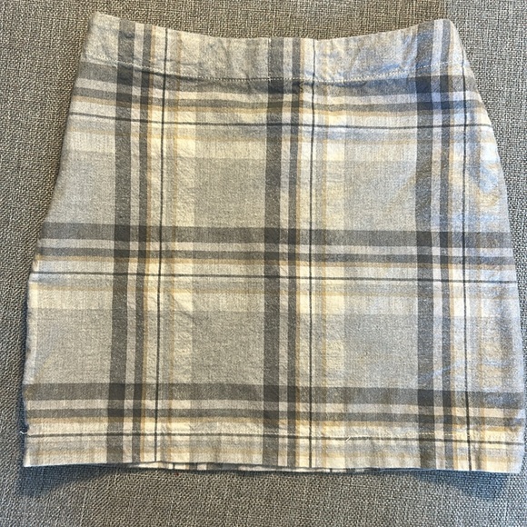 Gymboree Plaid Skirt - Picture 5 of 6
